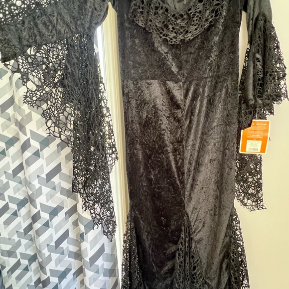 Halloween black widow woman’s costume - Picture 6 of 13